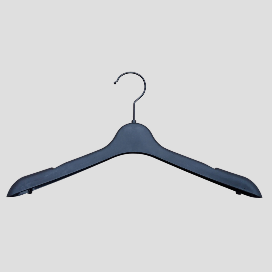 018/019 Black plastic top suit hanger with notches