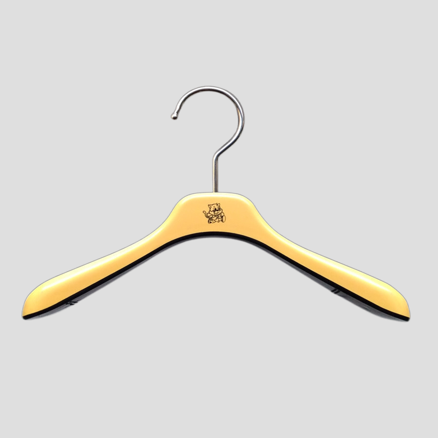 025/026 Black plastic top suit hanger