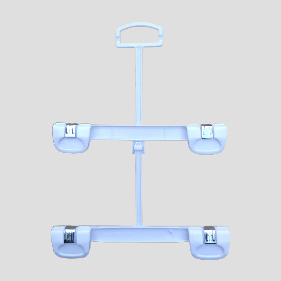 1108R  Plastic pant/skirt hanger with  clips